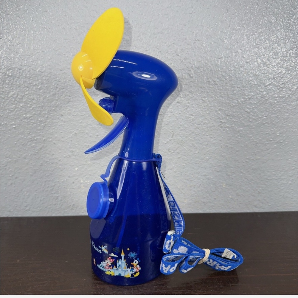 Walt Disney World Parks Misting Water Spray Bottle Fan w/Blue Lanyard